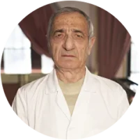 教授, 医学博士
肿瘤科医生
外科医生
从医经验：49 年