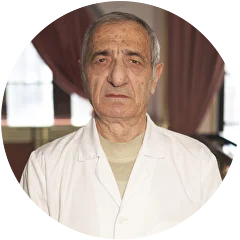 教授
医学博士
肿瘤科医生，外科医生
从医经验：49年