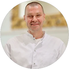 首席医师
医学副博士
肿瘤科医生  从业经验：22年